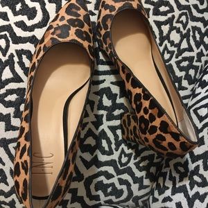 Leopard calf-hair pumps